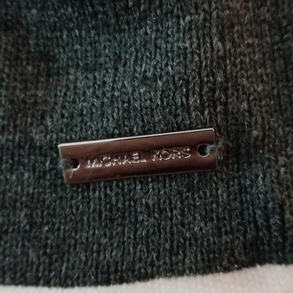 Michael Kors Dark Gray Winter Beanie - Picture 5 of 7